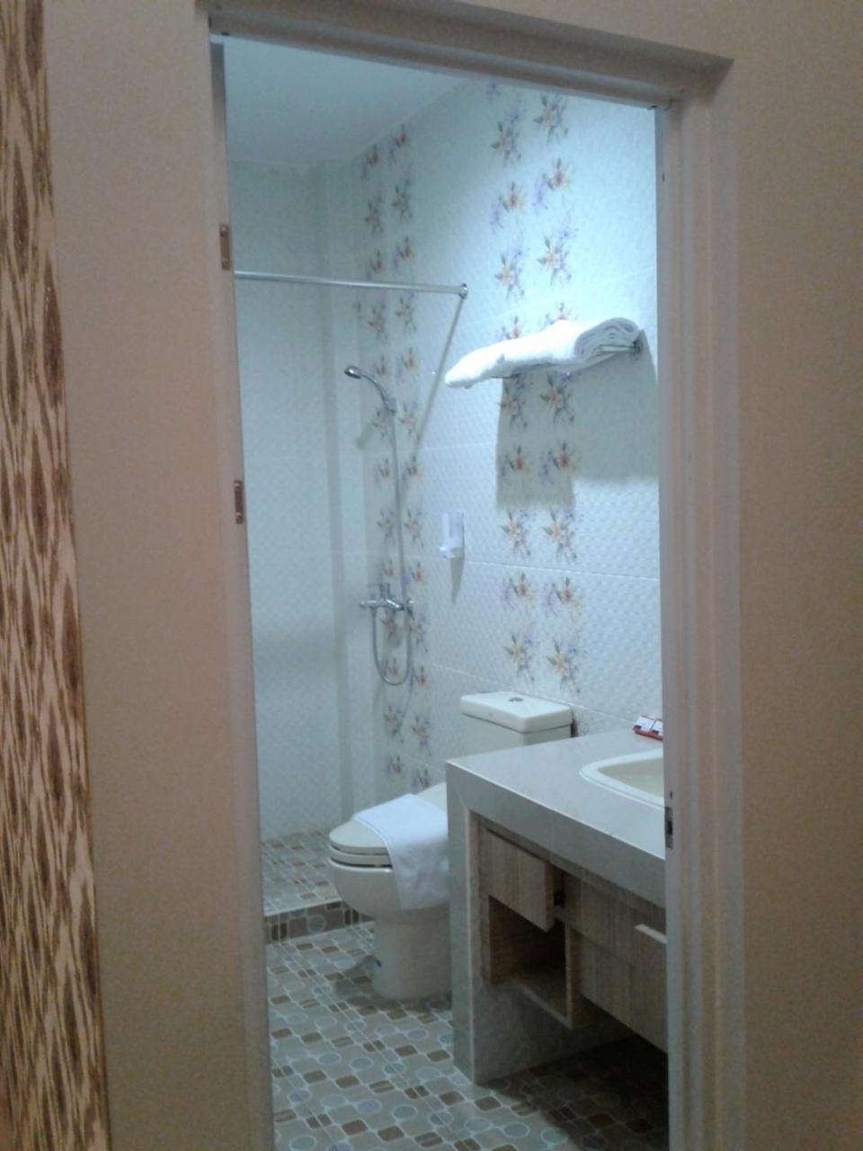 Fortune Front One Hotel Kendari Kültér fotó