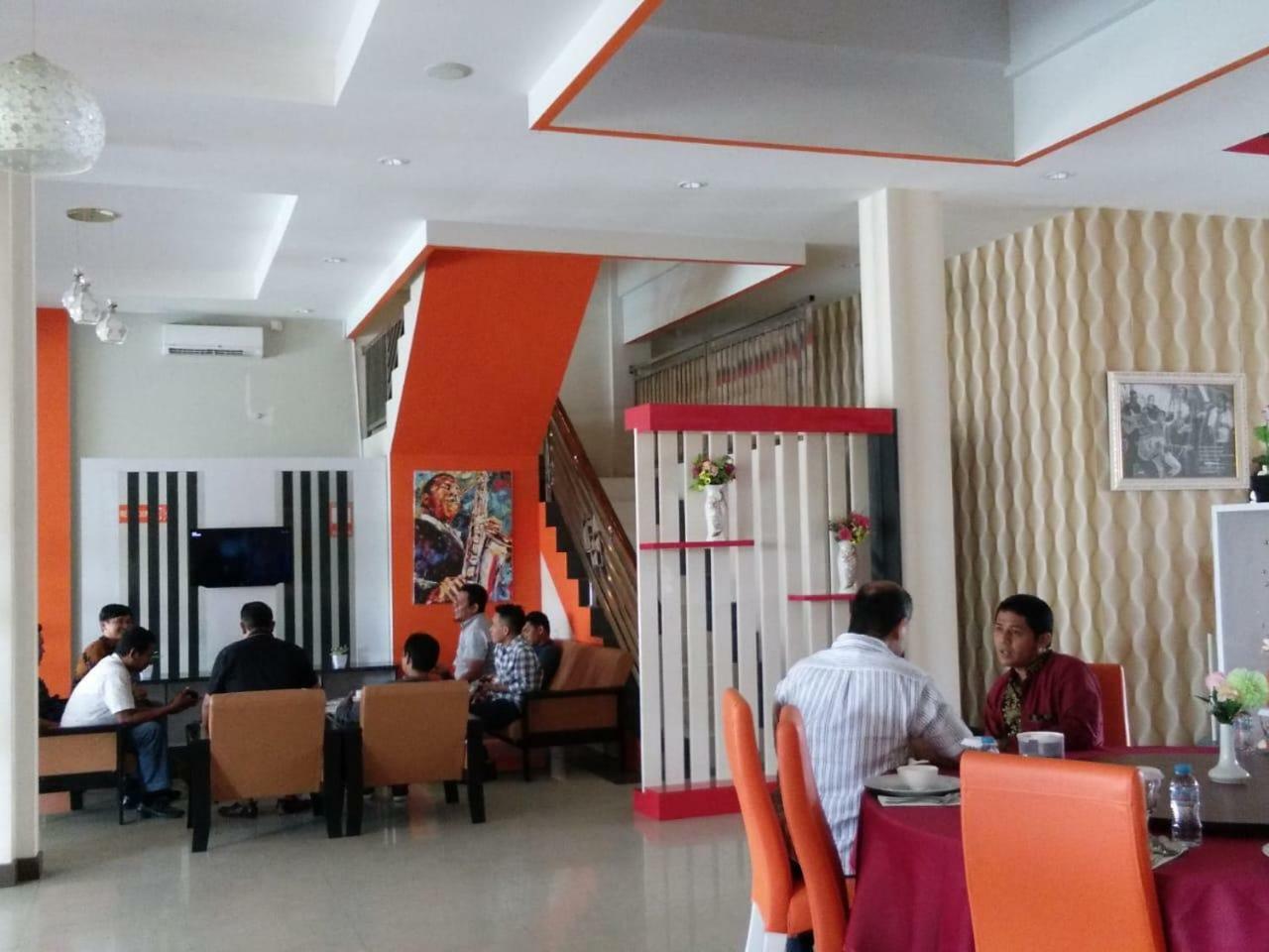 Fortune Front One Hotel Kendari Kültér fotó