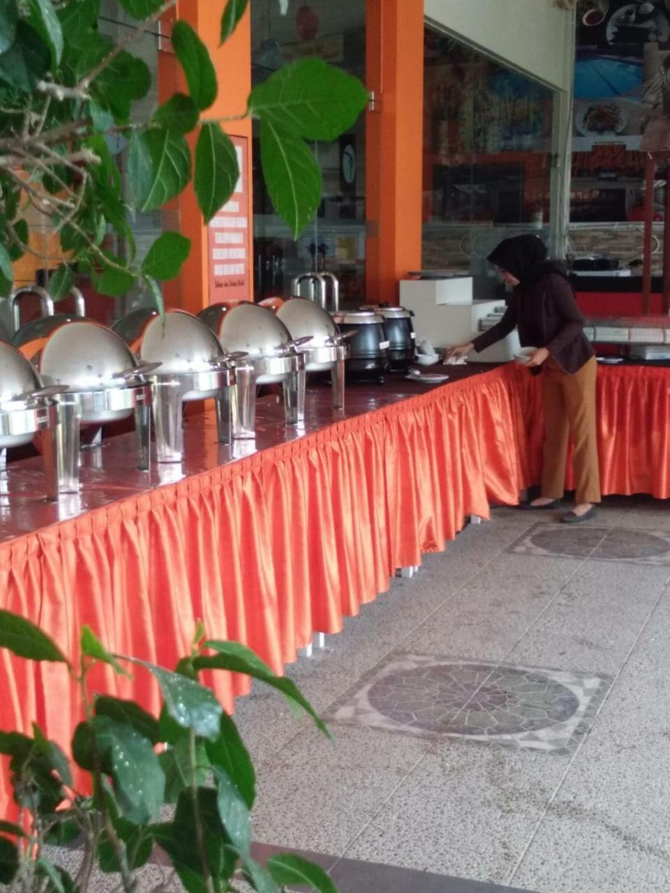 Fortune Front One Hotel Kendari Kültér fotó