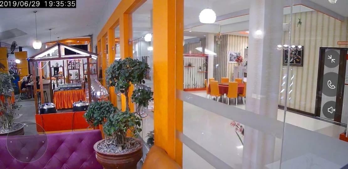 Fortune Front One Hotel Kendari Kültér fotó