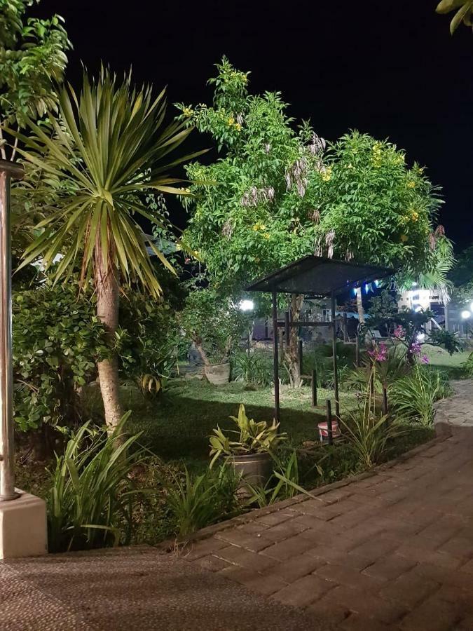 Fortune Front One Hotel Kendari Kültér fotó