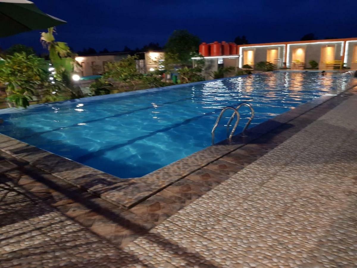 Fortune Front One Hotel Kendari Kültér fotó