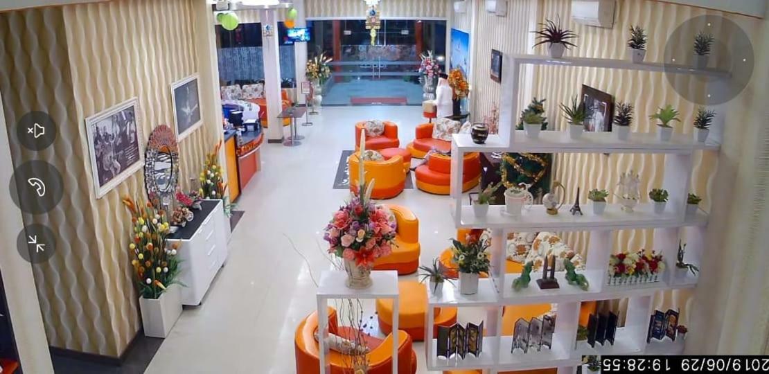 Fortune Front One Hotel Kendari Kültér fotó
