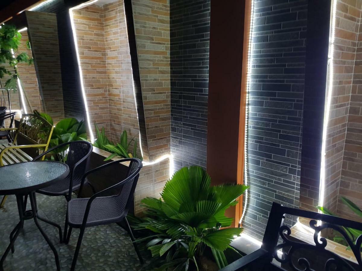 Fortune Front One Hotel Kendari Kültér fotó