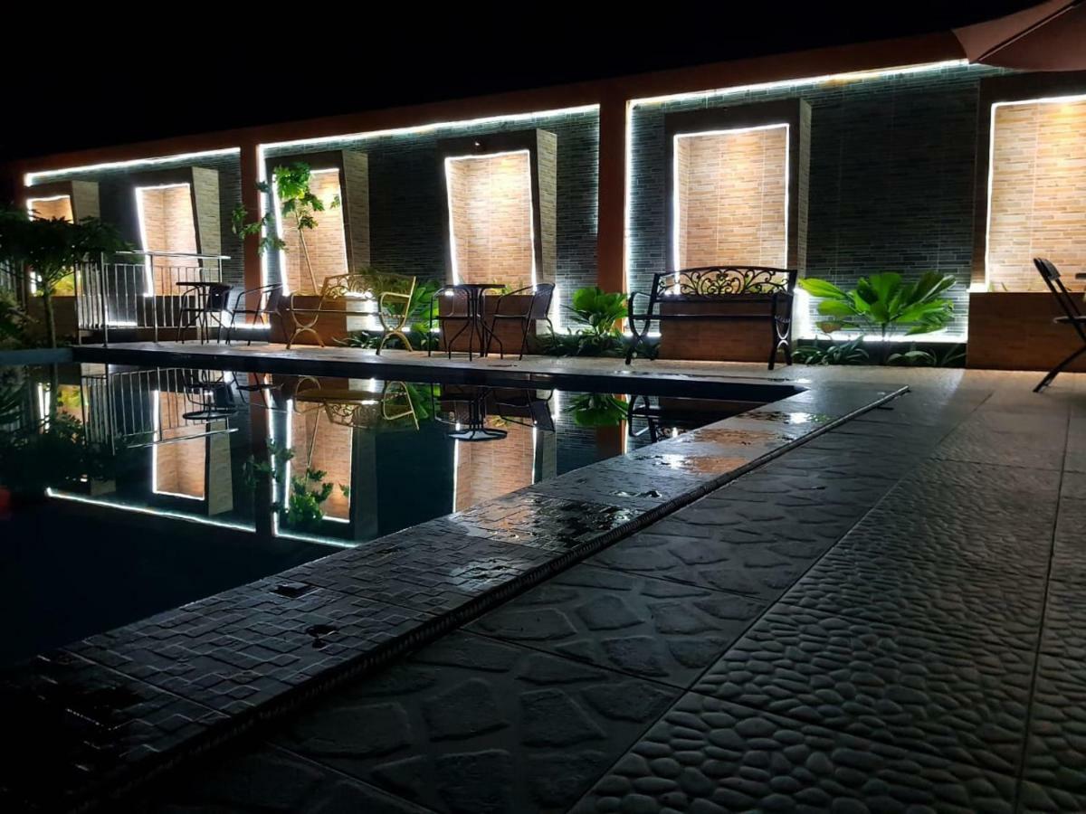 Fortune Front One Hotel Kendari Kültér fotó