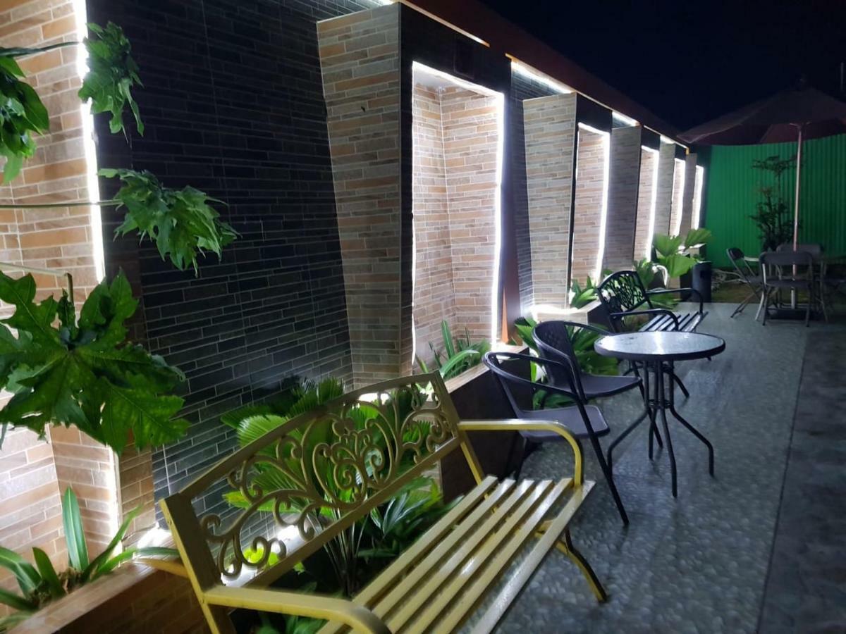 Fortune Front One Hotel Kendari Kültér fotó