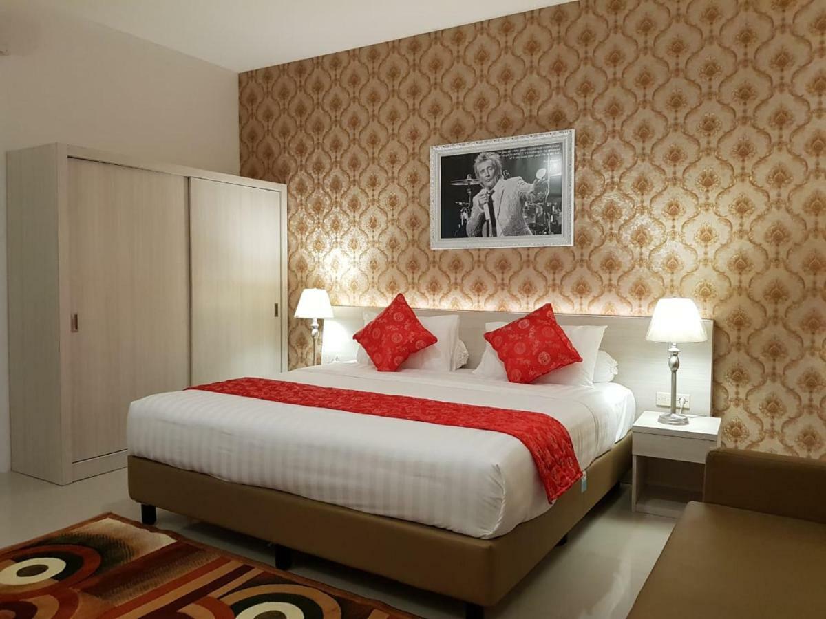 Fortune Front One Hotel Kendari Kültér fotó